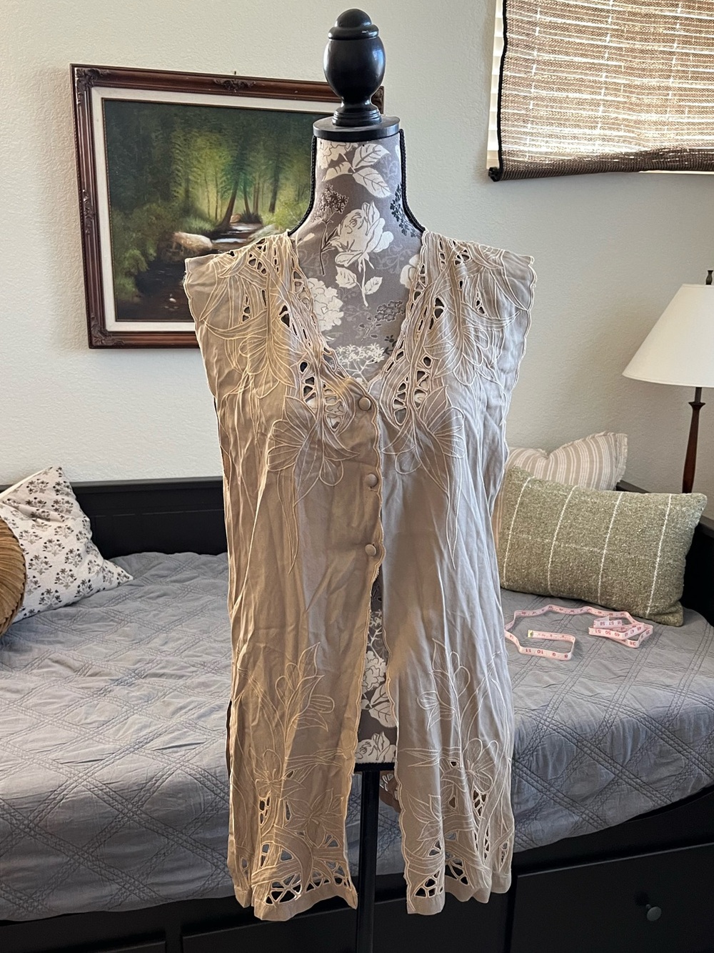 Women's Cream Embroidered Sleeveless Button-Front Layering Top